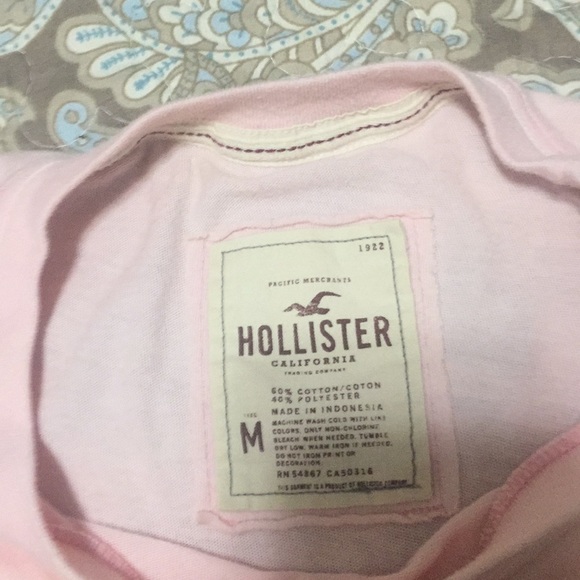 Hollister pink T-shirt size medium - Picture 2 of 4